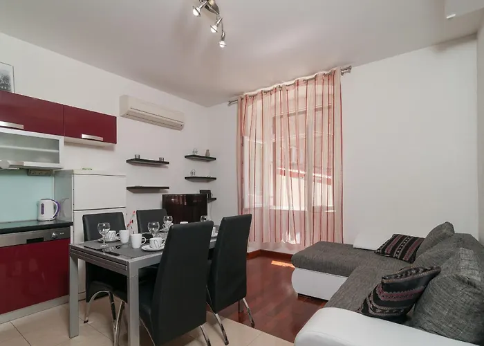 Split Center Apartment
